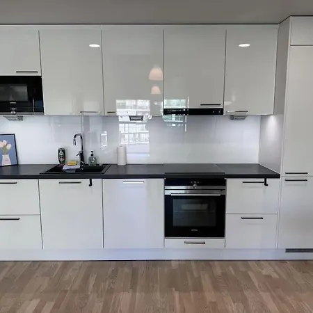 Luxe Retreat In Pasila-close To Tripla *
